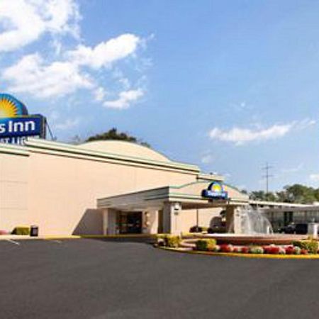 Days Inn By Wyndham Washington Dc/Gateway Εξωτερικό φωτογραφία
