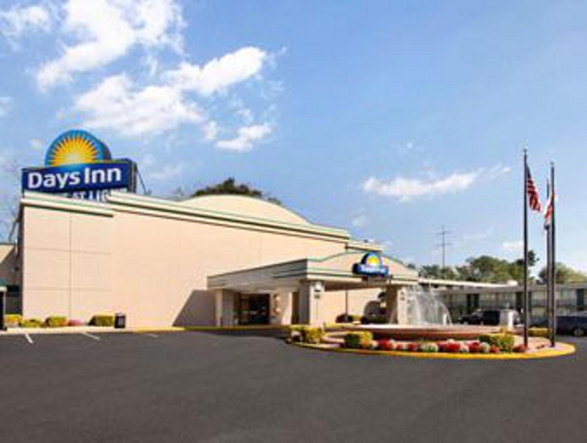 Days Inn By Wyndham Washington Dc/Gateway Εξωτερικό φωτογραφία