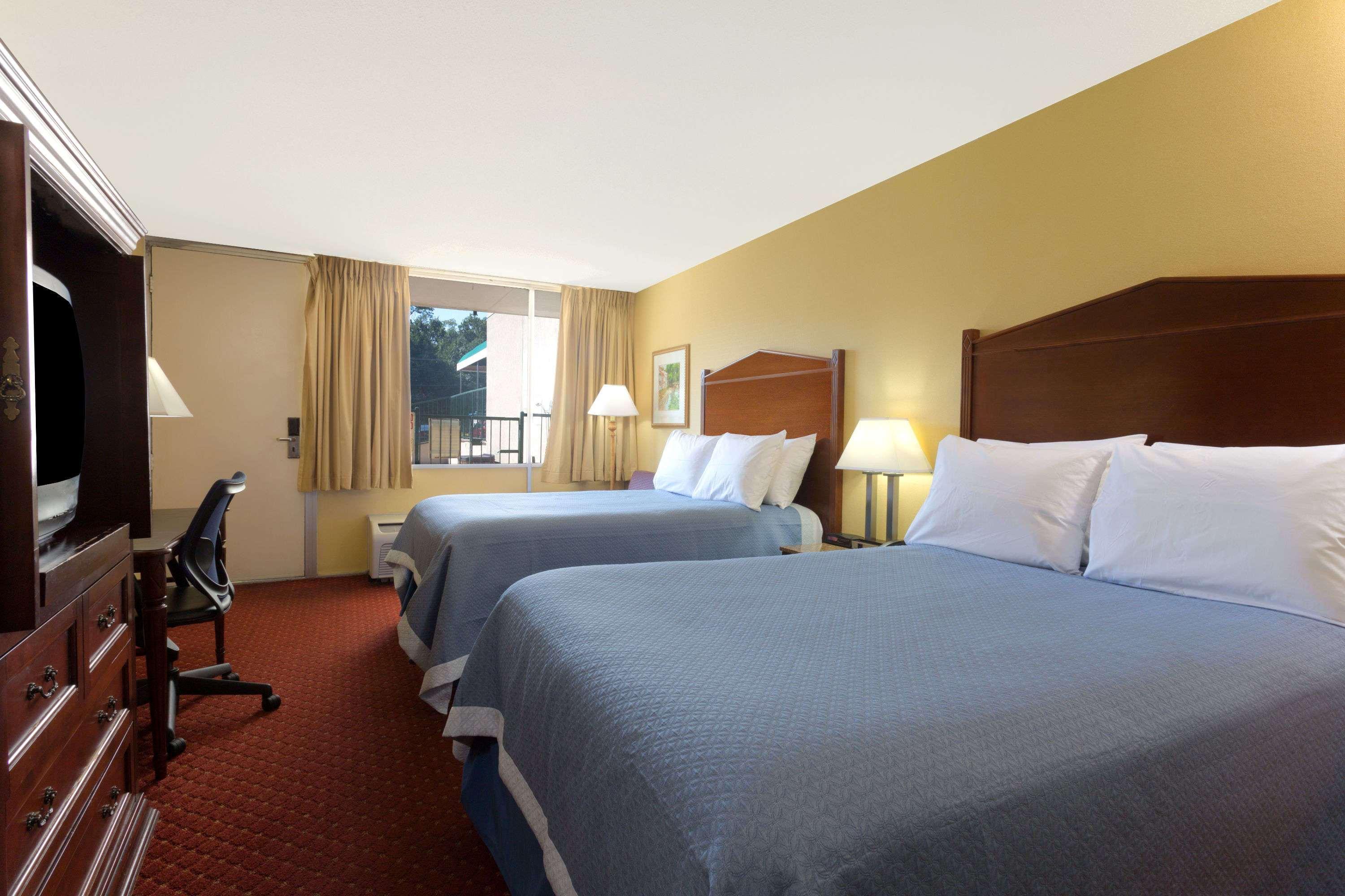 Days Inn By Wyndham Washington Dc/Gateway Εξωτερικό φωτογραφία