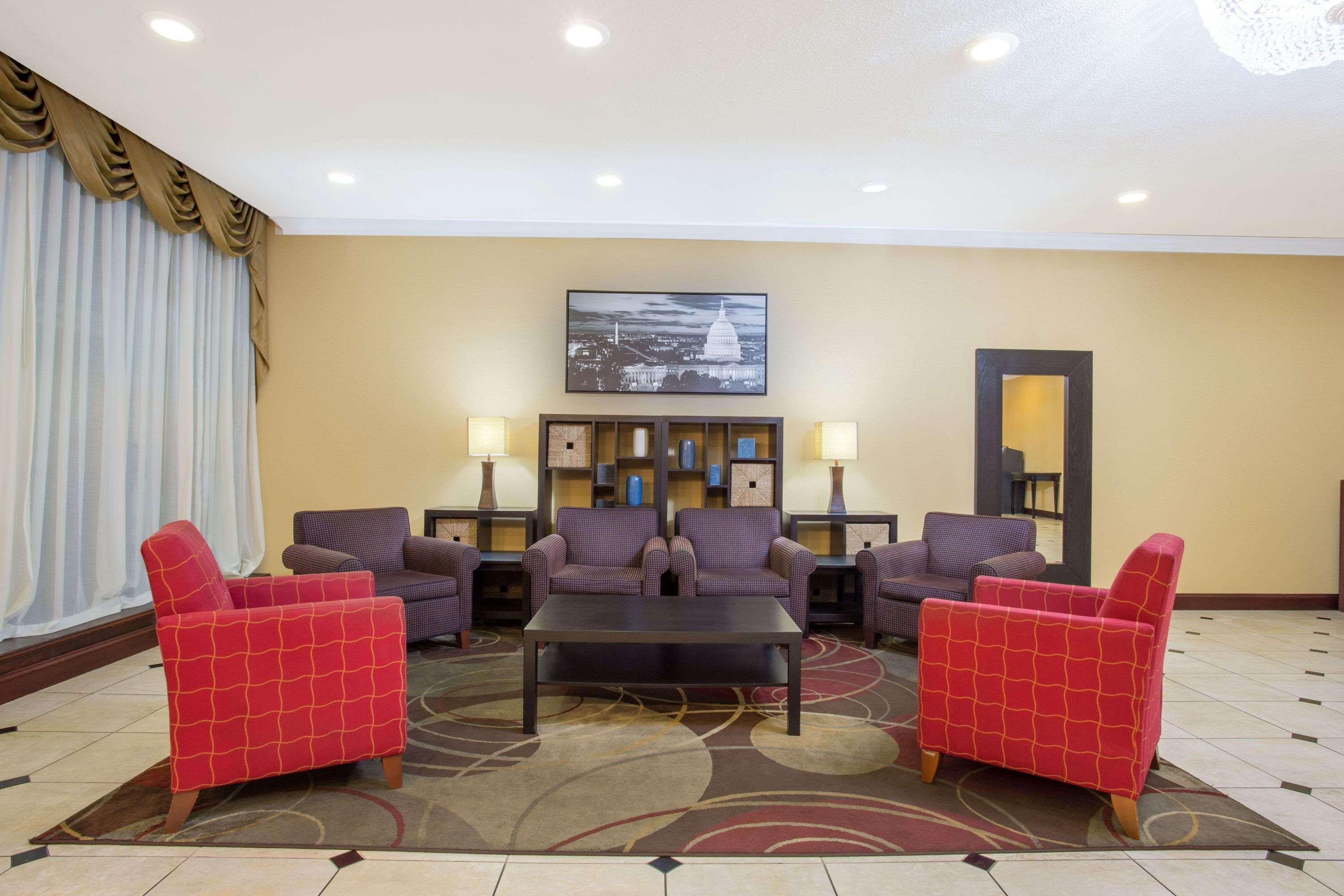Days Inn By Wyndham Washington Dc/Gateway Εξωτερικό φωτογραφία