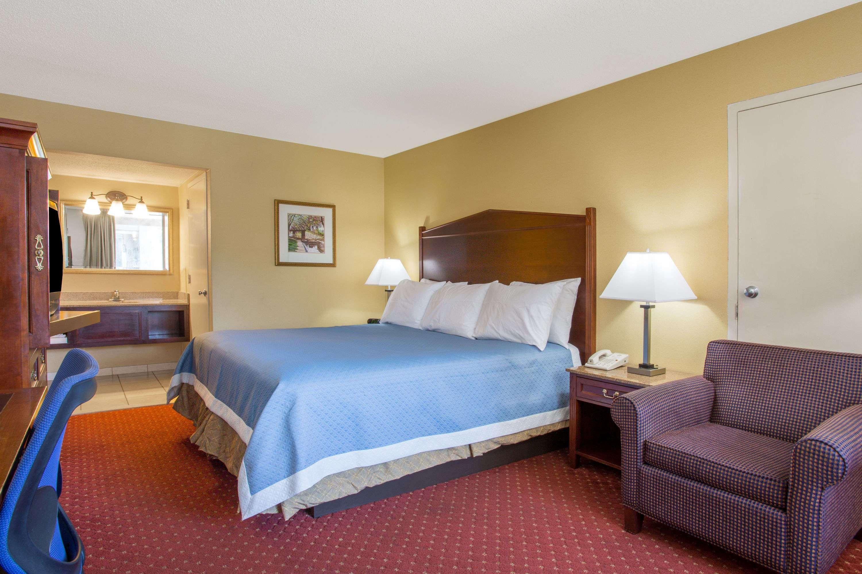 Days Inn By Wyndham Washington Dc/Gateway Εξωτερικό φωτογραφία