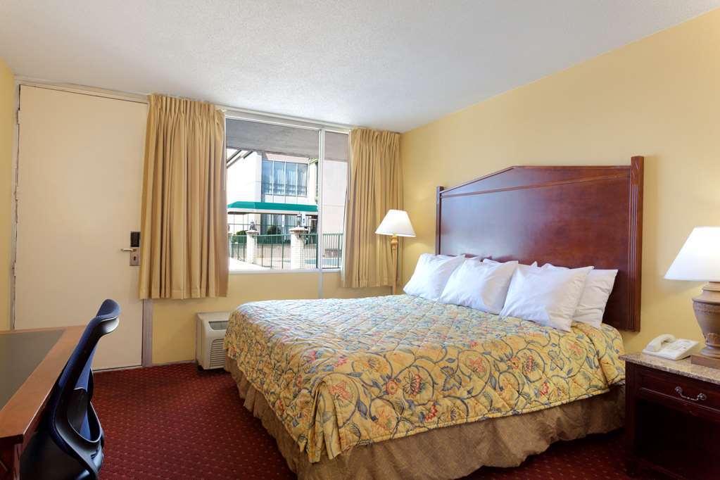 Days Inn By Wyndham Washington Dc/Gateway Δωμάτιο φωτογραφία
