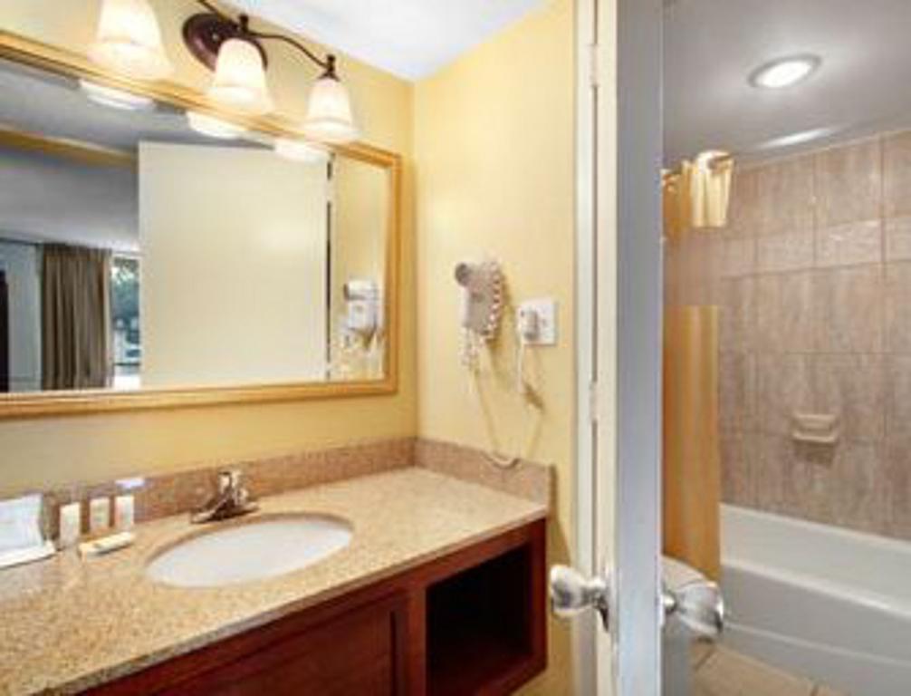Days Inn By Wyndham Washington Dc/Gateway Δωμάτιο φωτογραφία