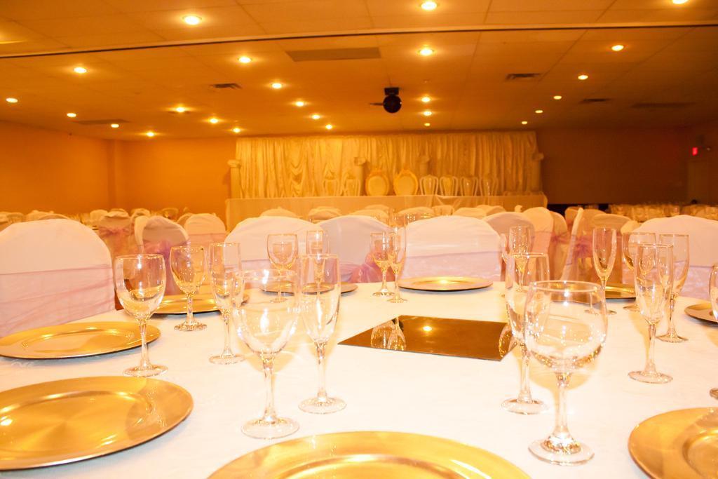 Days Inn By Wyndham Washington Dc/Gateway Εξωτερικό φωτογραφία