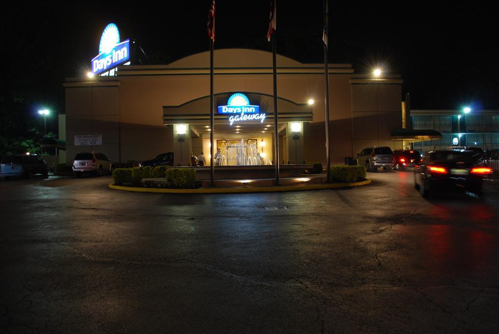 Days Inn By Wyndham Washington Dc/Gateway Εξωτερικό φωτογραφία